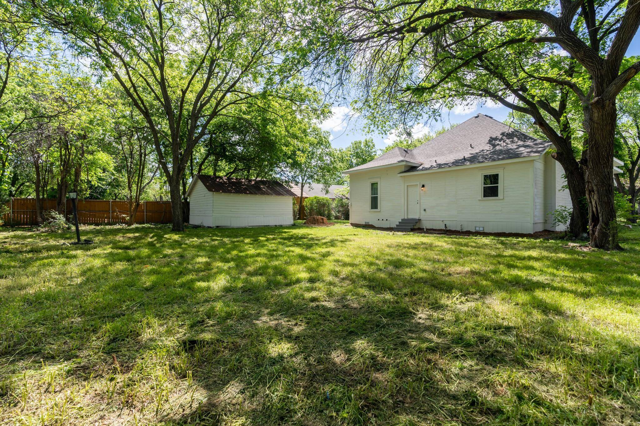 Hillsboro, TX 76645,809 E Elm Street