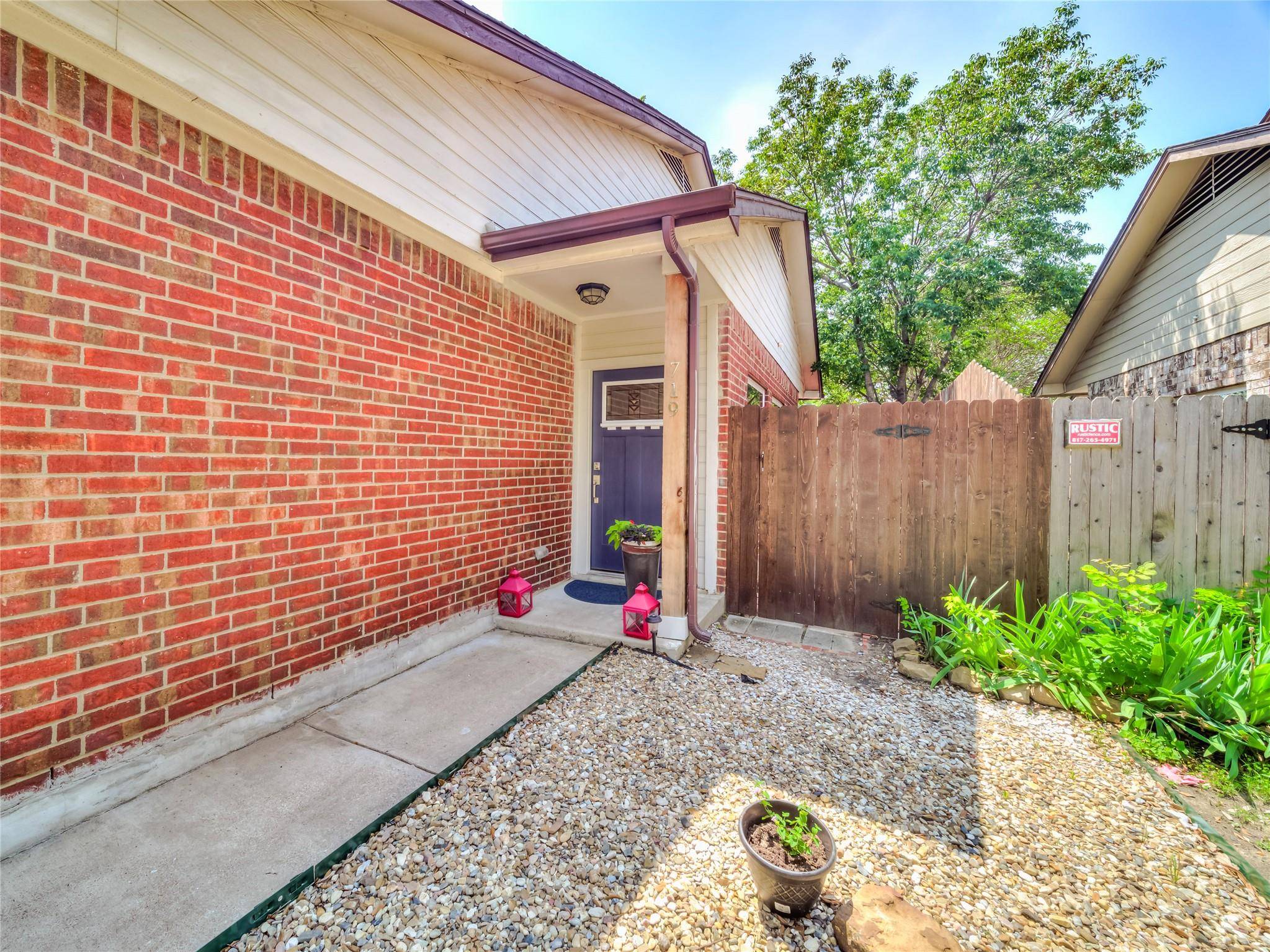 Euless, TX 76039,719 Normandy Drive