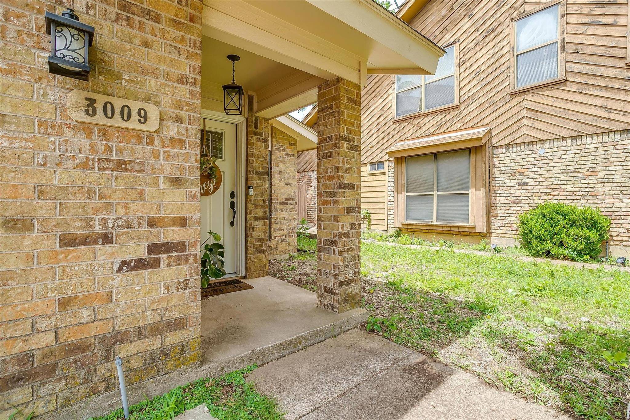 Bedford, TX 76021,3009 Carolyn Court