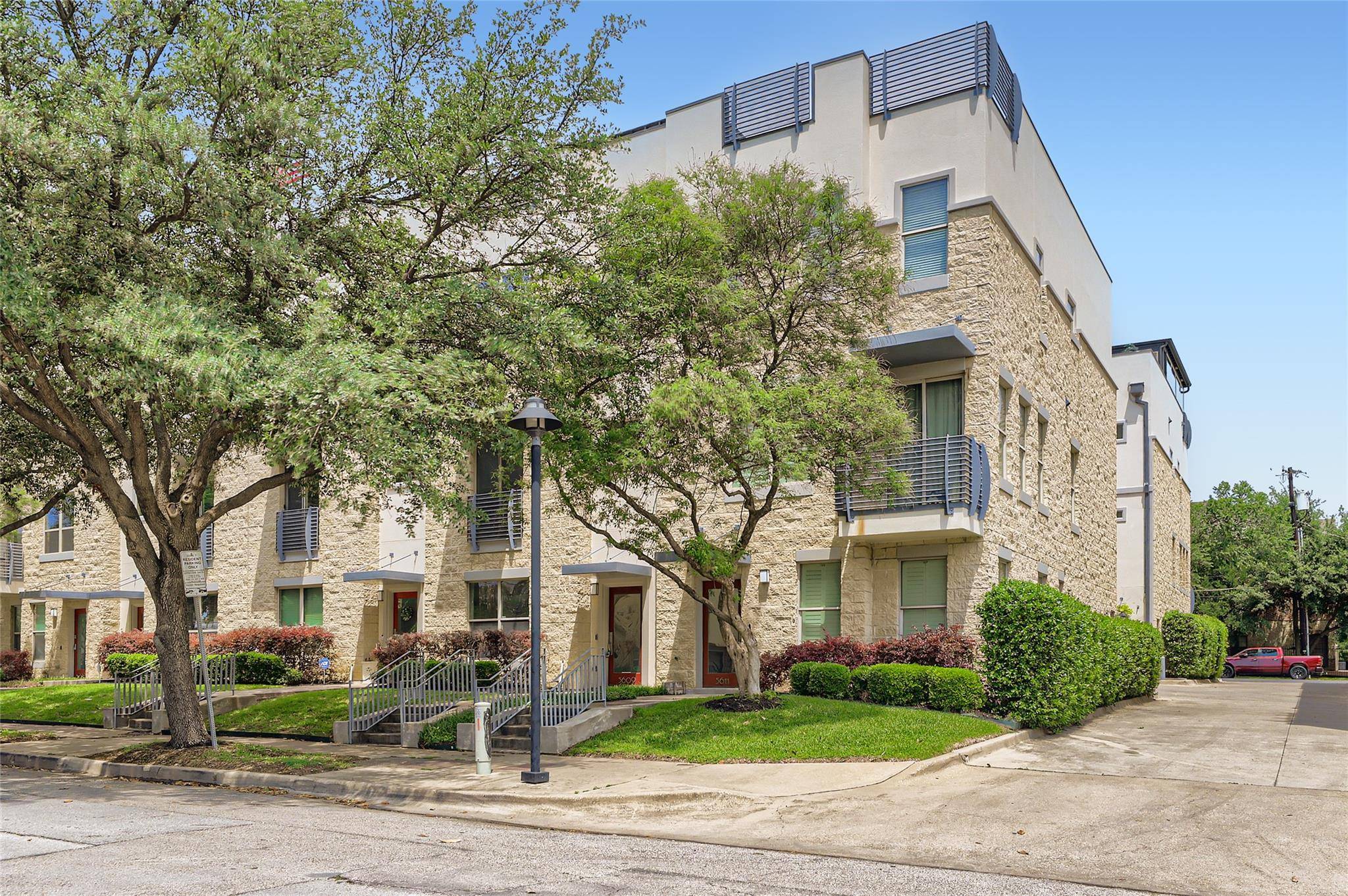 Dallas, TX 75206,5609 Lewis Street