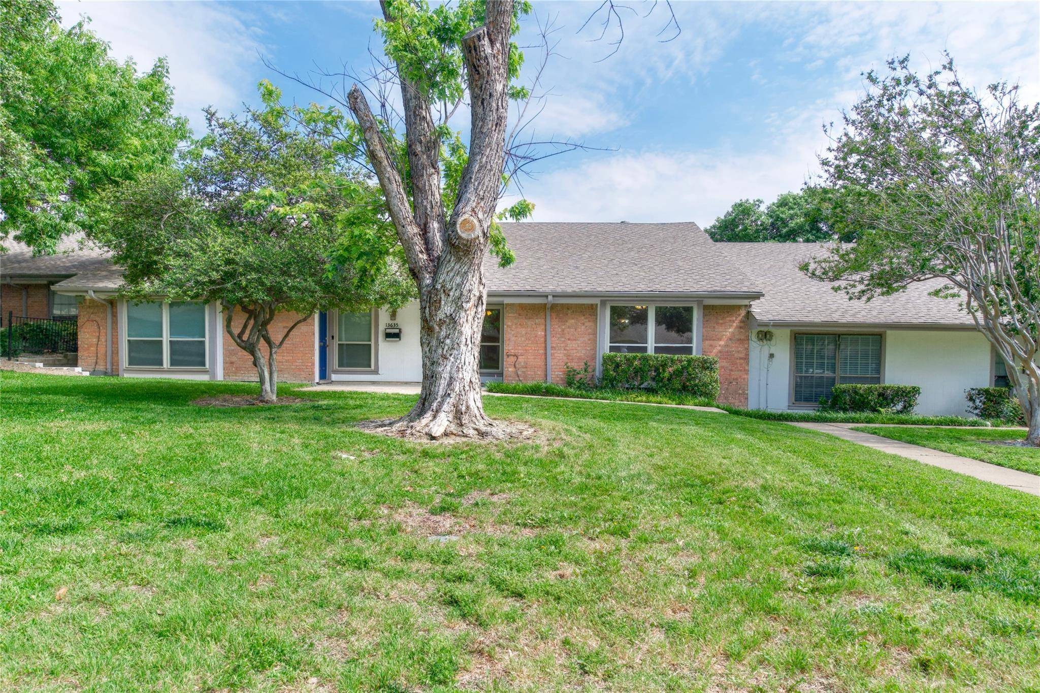 Dallas, TX 75240,13637 Flagstone Lane