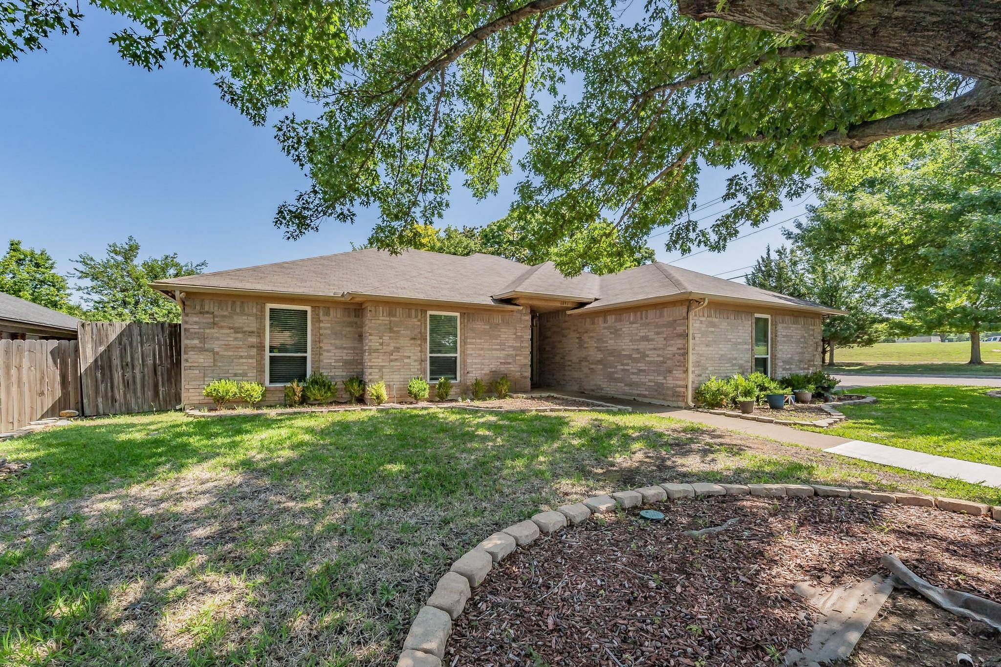 North Richland Hills, TX 76182,6893 Hickory Hollow Lane