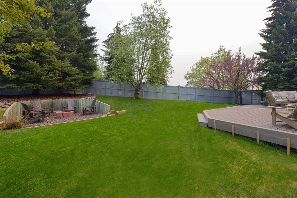 Calgary, AB T3H 2W9,632 Sierra Morena PL SW