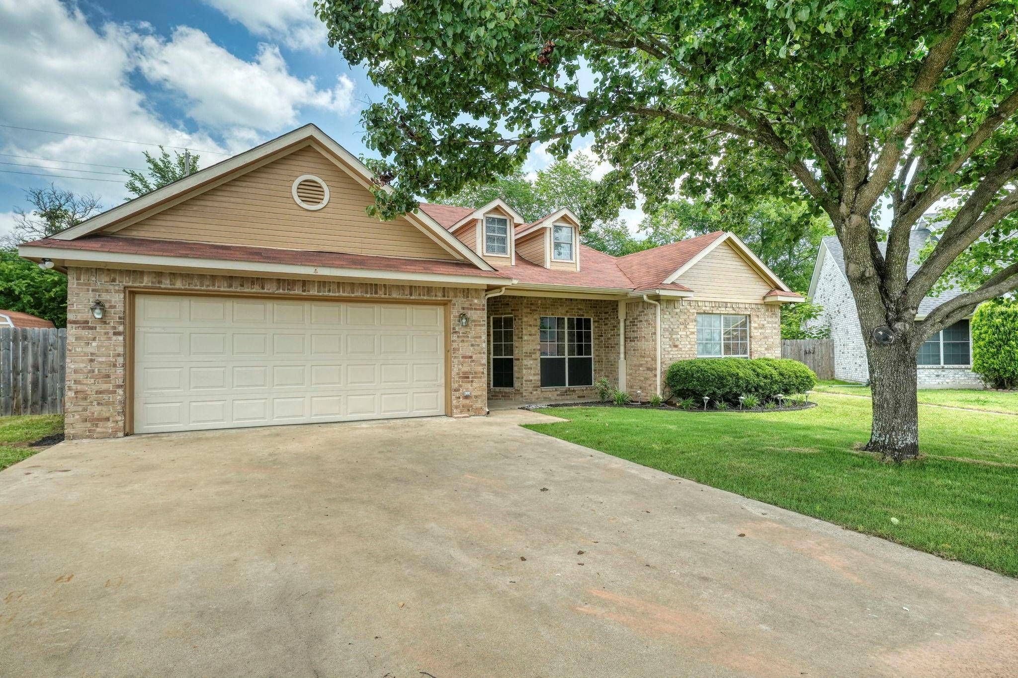 Terrell, TX 75160,122 Stonebriar Way