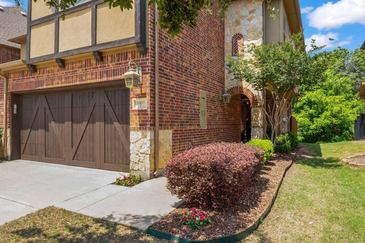 Euless, TX 76039,1007 Brook Hollow Drive