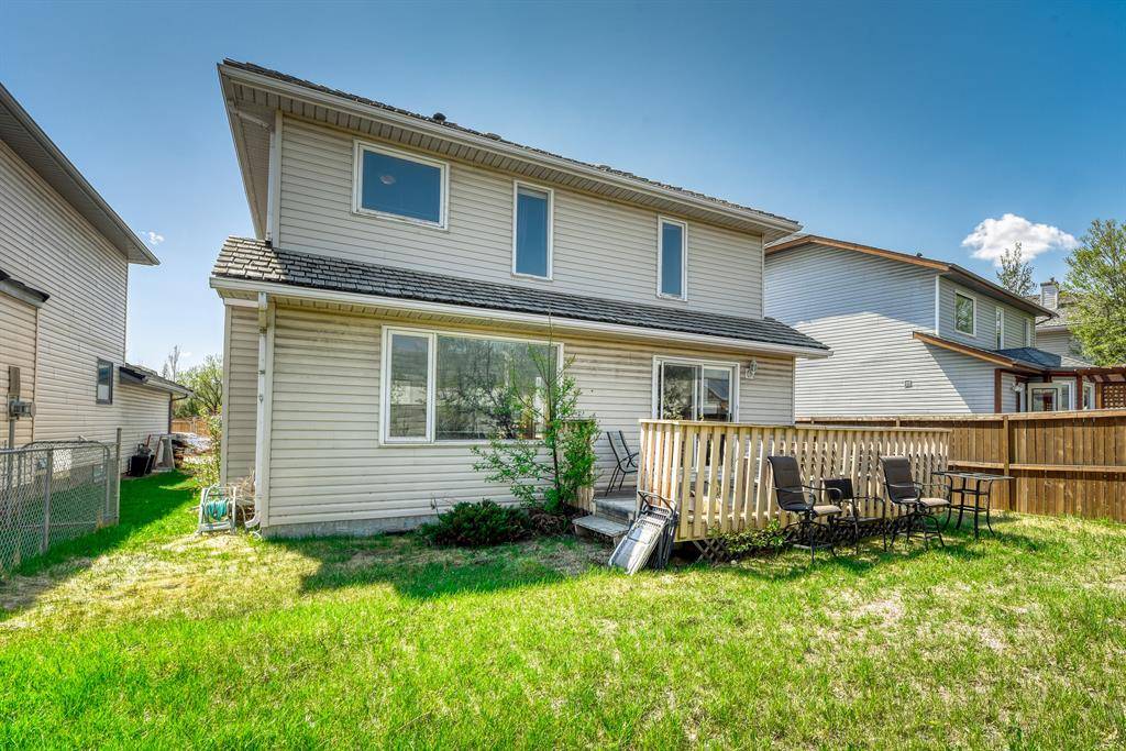 Calgary, AB T2Z 2M2,151 Douglas Ridge Mews SE