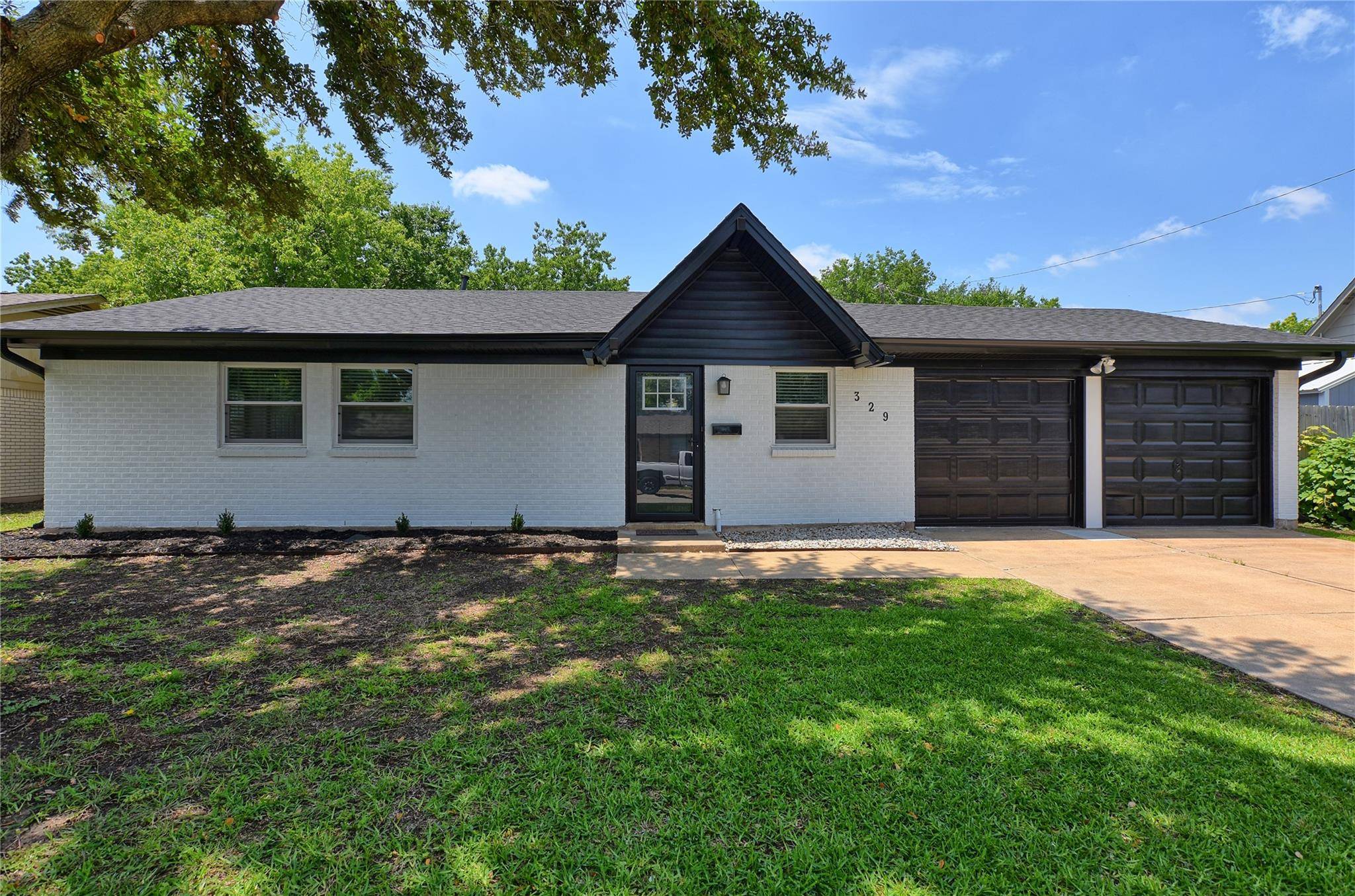 Burleson, TX 76028,329 Jayellen Avenue