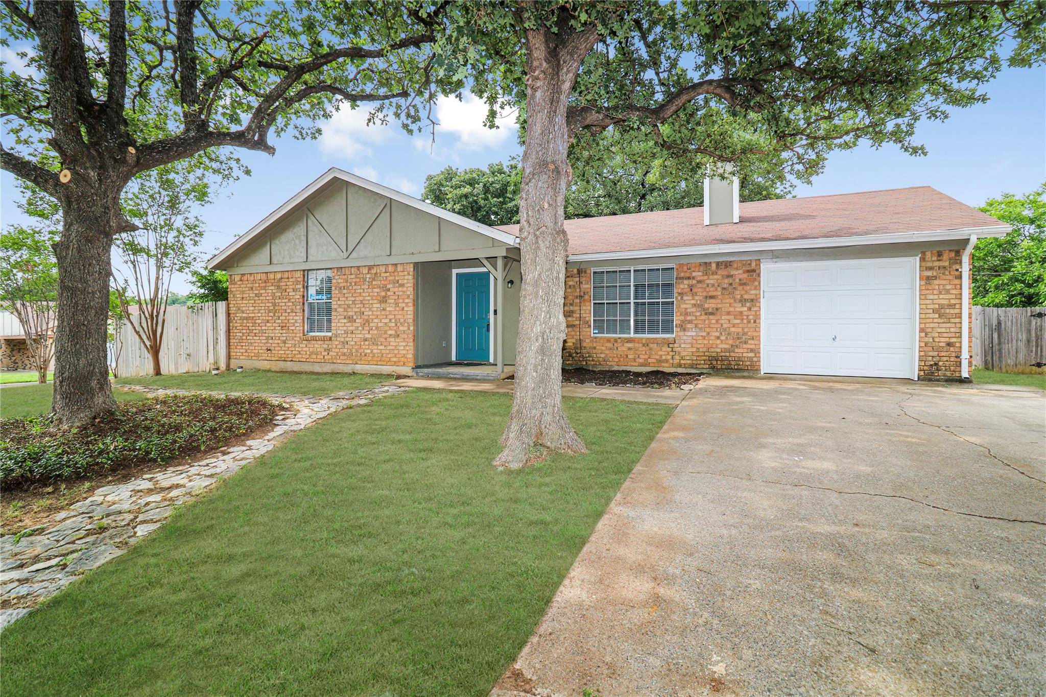 Arlington, TX 76017,5920 Twin Willows Drive