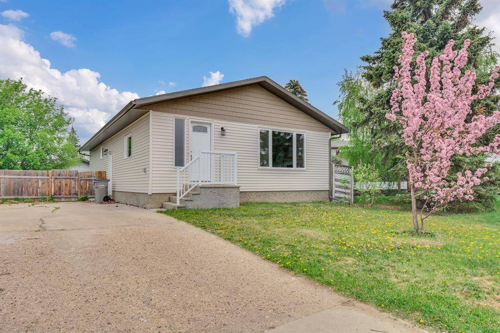 Grande Prairie, AB T8V 3X6,9236 98 AVE