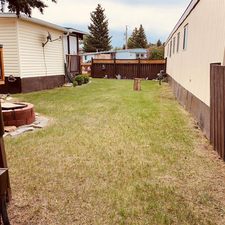 Diamond Valley, AB T0L0H0,112 1st ST SE #2