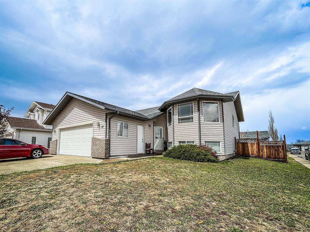 Red Deer, AB T4R 2T1,57 Lund Close