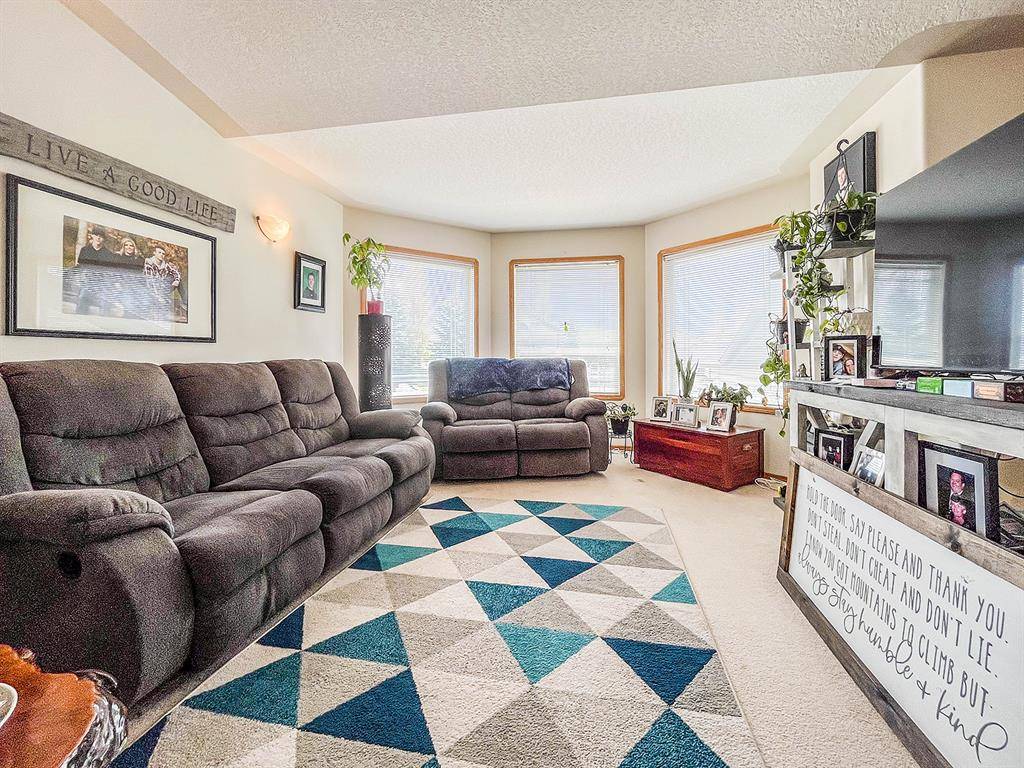 Red Deer, AB T4R 2T1,57 Lund Close