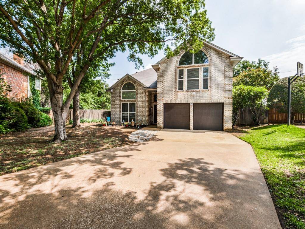 Grapevine, TX 76051,5121 Haydenbend Circle