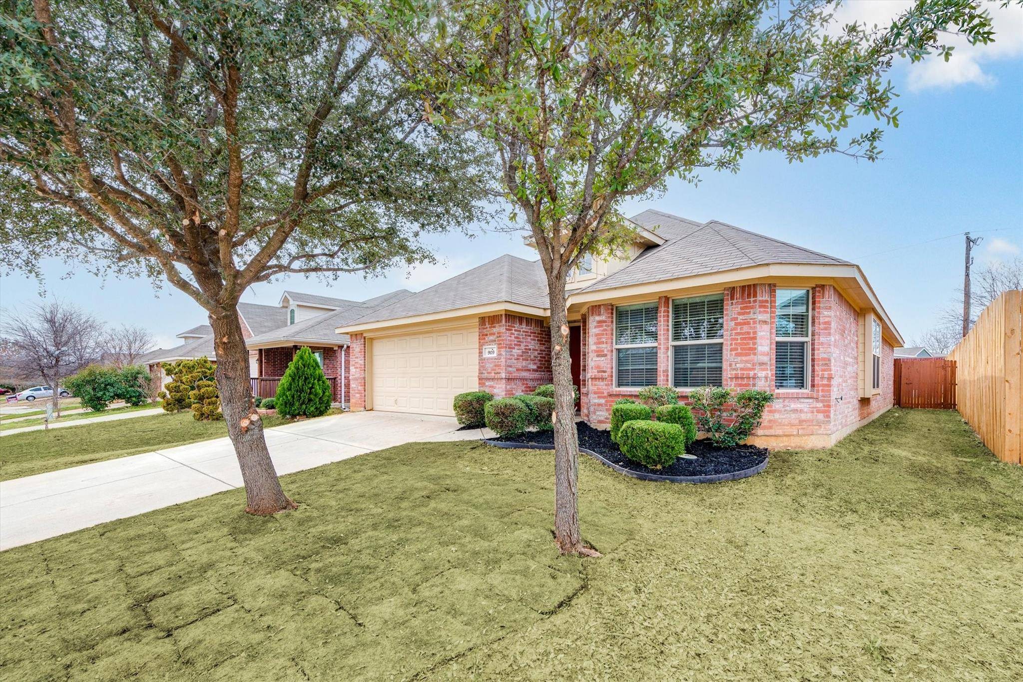 Crowley, TX 76036,909 Loftin Street