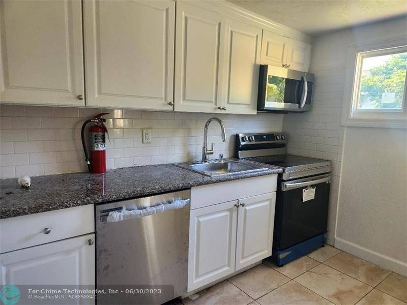 Pompano Beach, FL 33060,305 SW 1st Ct