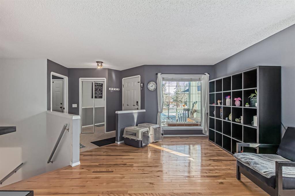 Calgary, AB T2Z2N1,159 Douglas Glen Close SE