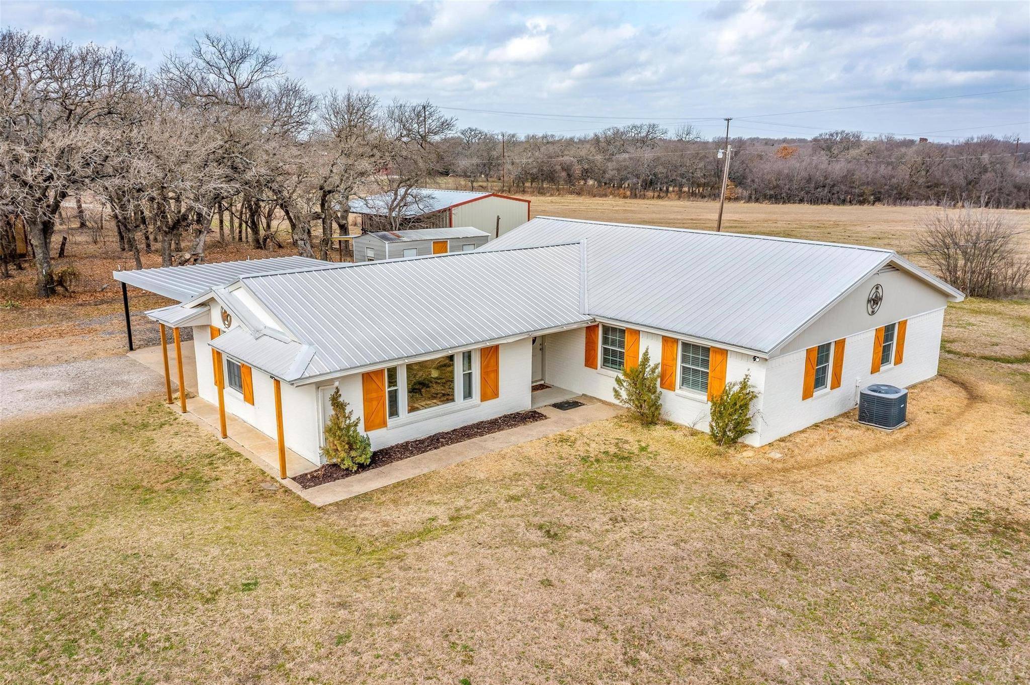 Grandview, TX 76050,2361 County Road 1102