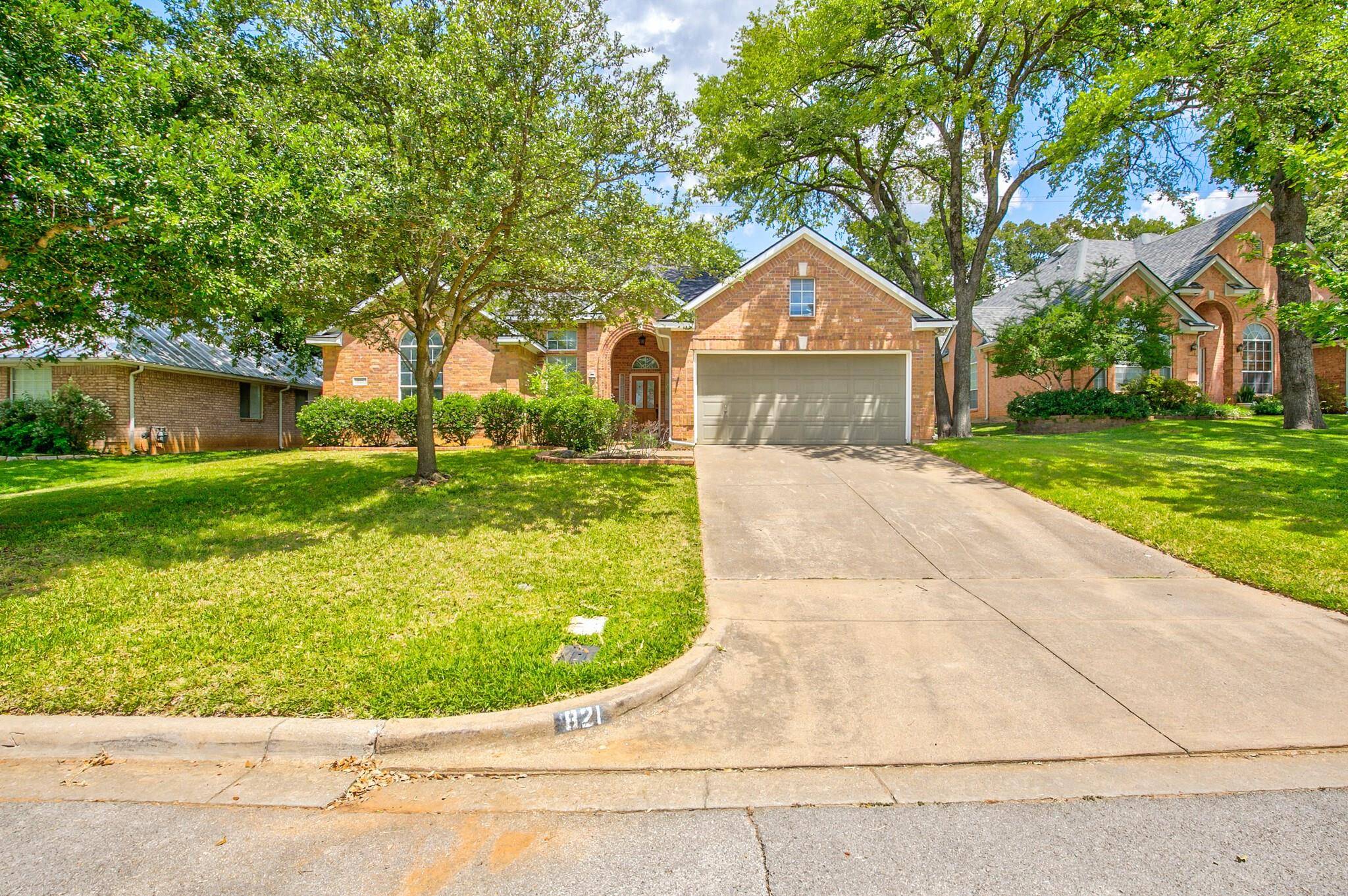 Hurst, TX 76053,821 Forest Crossing Drive