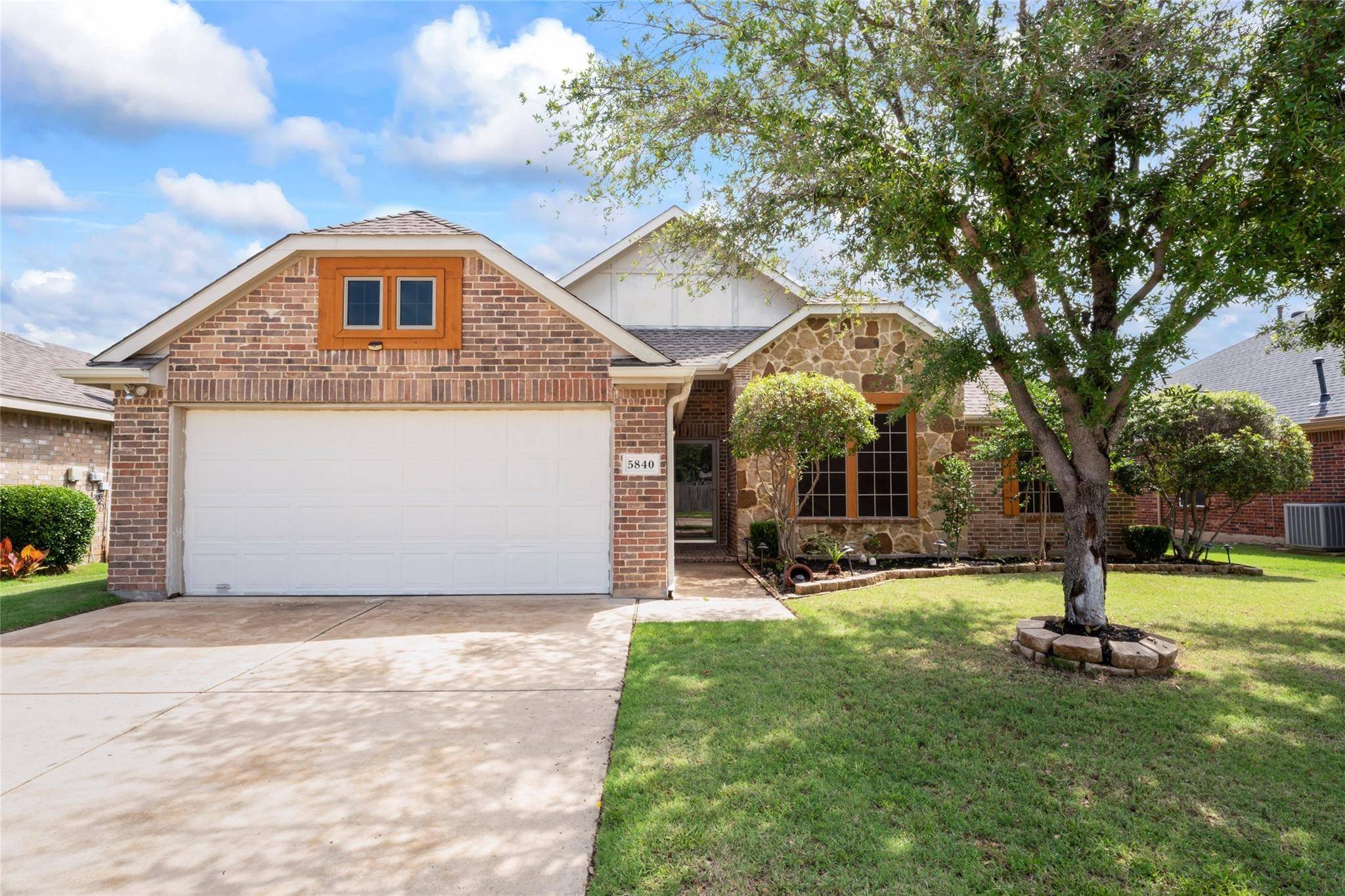 Grand Prairie, TX 75052,5840 Somerton Drive