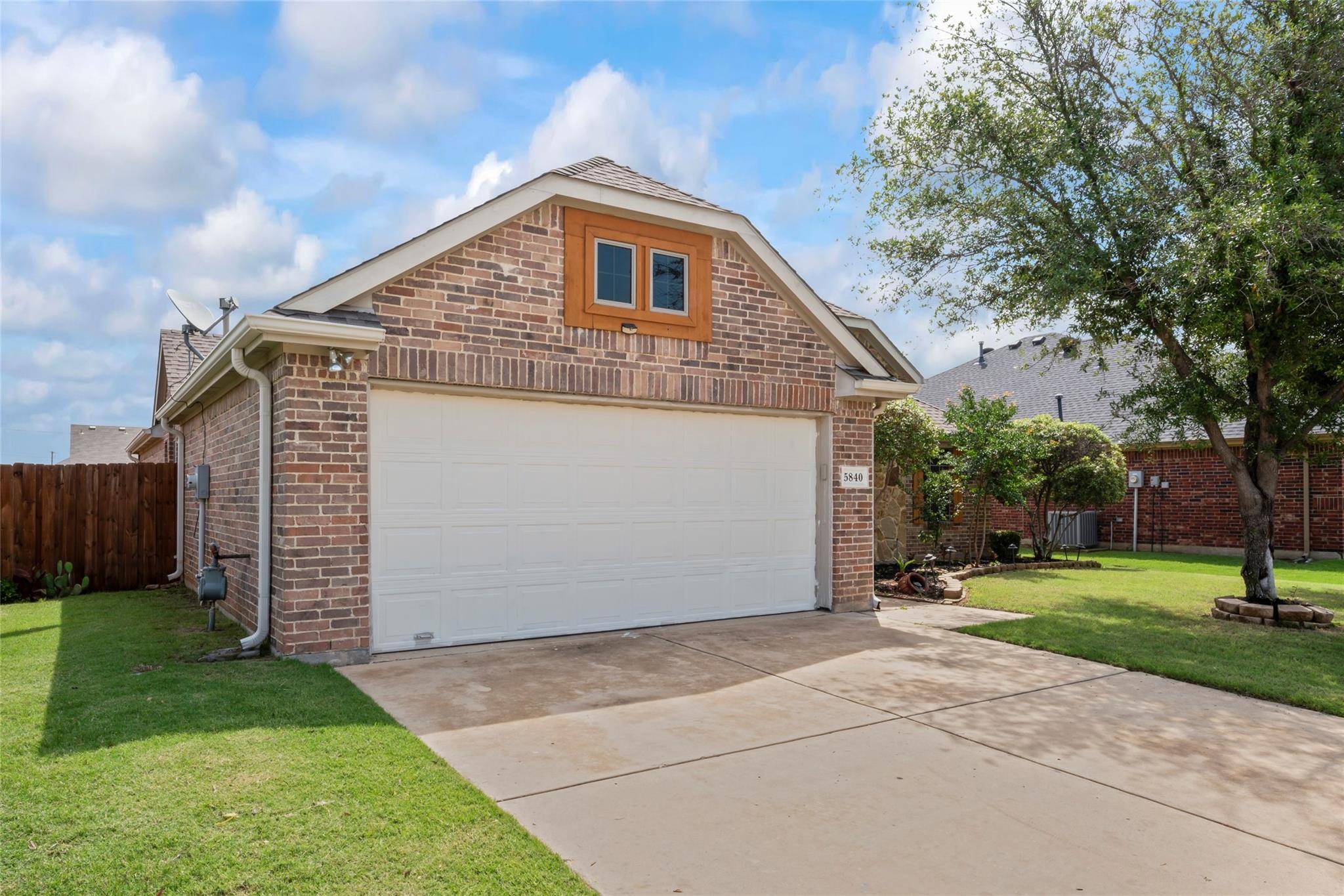 Grand Prairie, TX 75052,5840 Somerton Drive