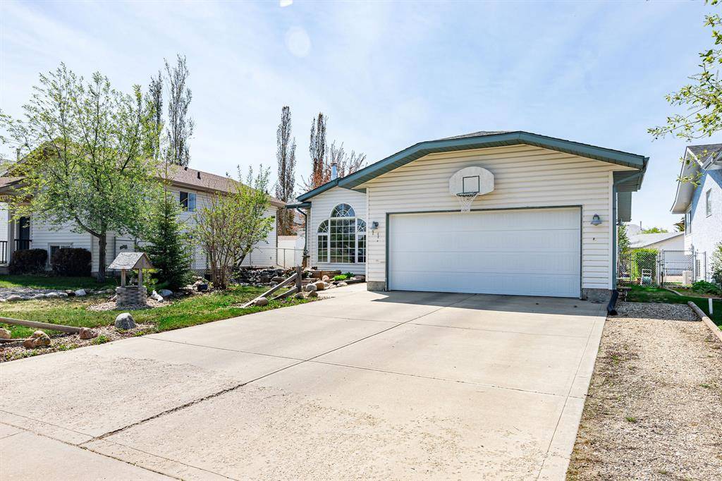 Red Deer, AB T4R 2N2,11 Excell ST