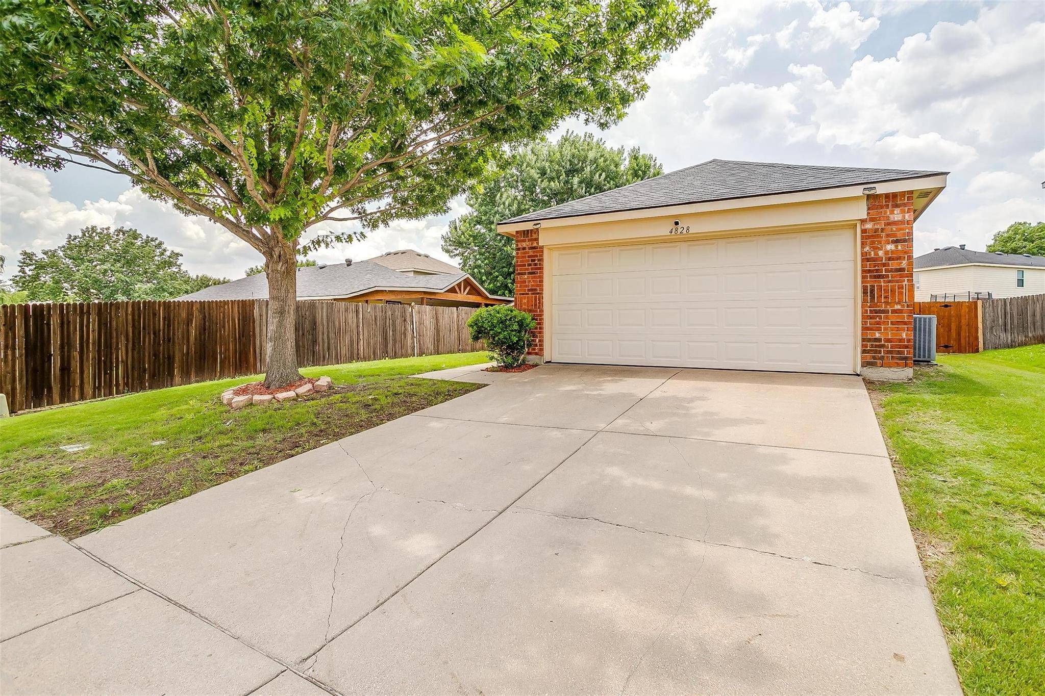 Fort Worth, TX 76179,4828 Waterford Drive