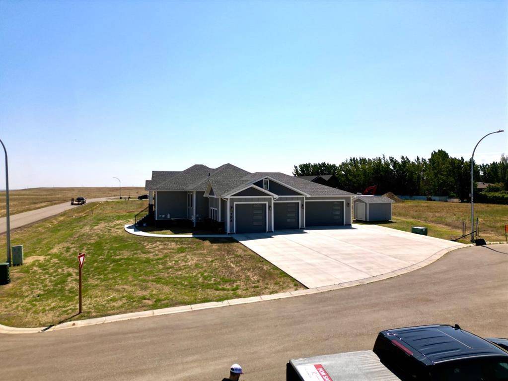 Dunmore, AB T1B 0S6,194 Eagleridge DR