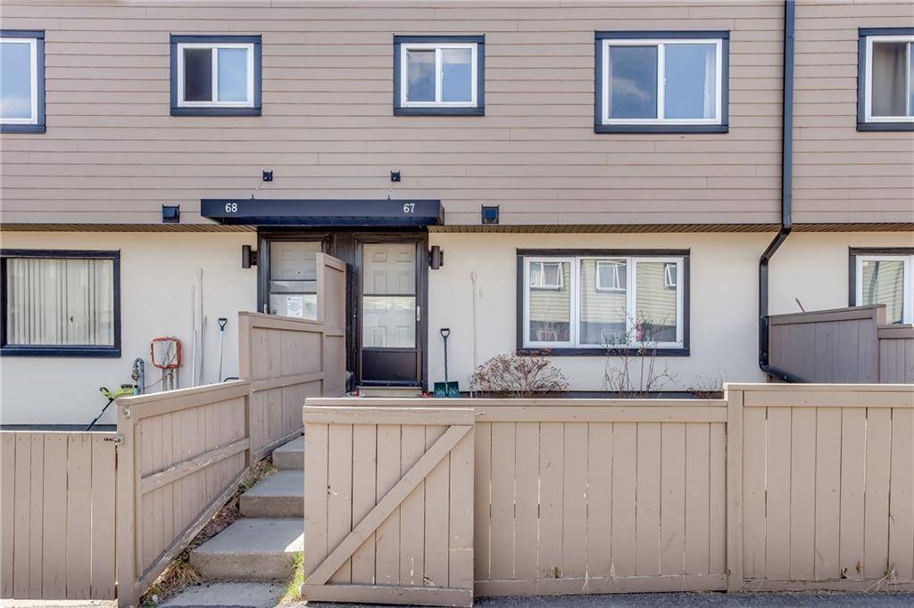 Calgary, AB T3E 3H4,3809 45 ST SW #67