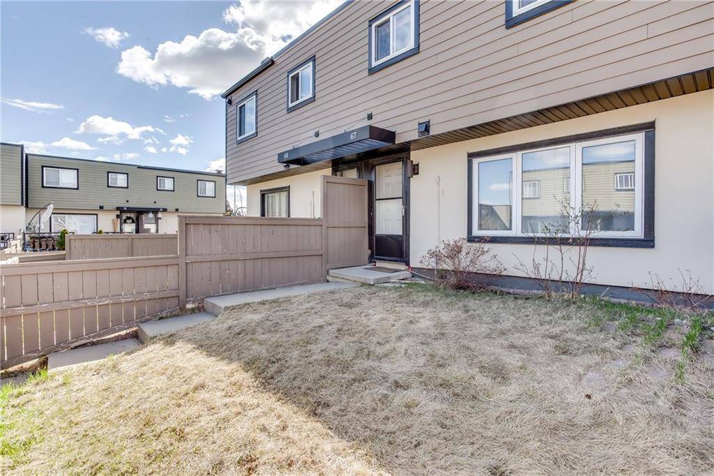 Calgary, AB T3E 3H4,3809 45 ST SW #67