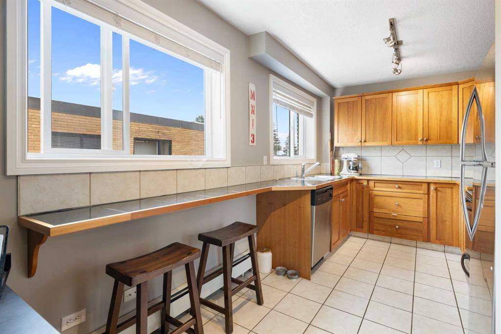 Calgary, AB T2S 2P1,4915 8 ST SW #25