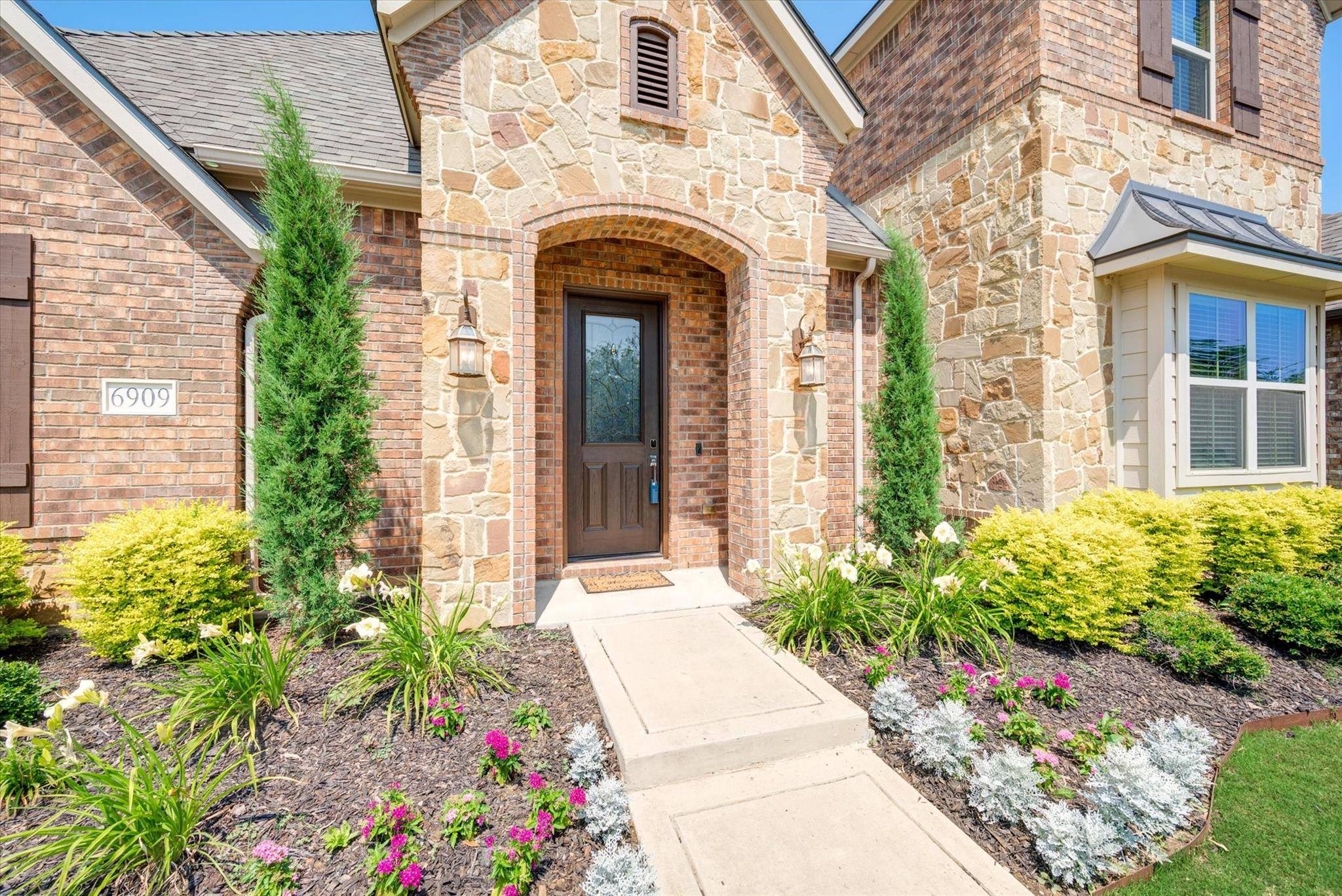 North Richland Hills, TX 76182,6909 Bobwhite Drive