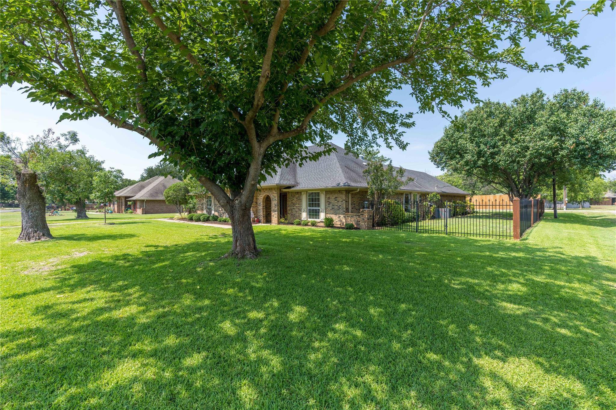 Corinth, TX 76210,1900 Twin Brook Turn