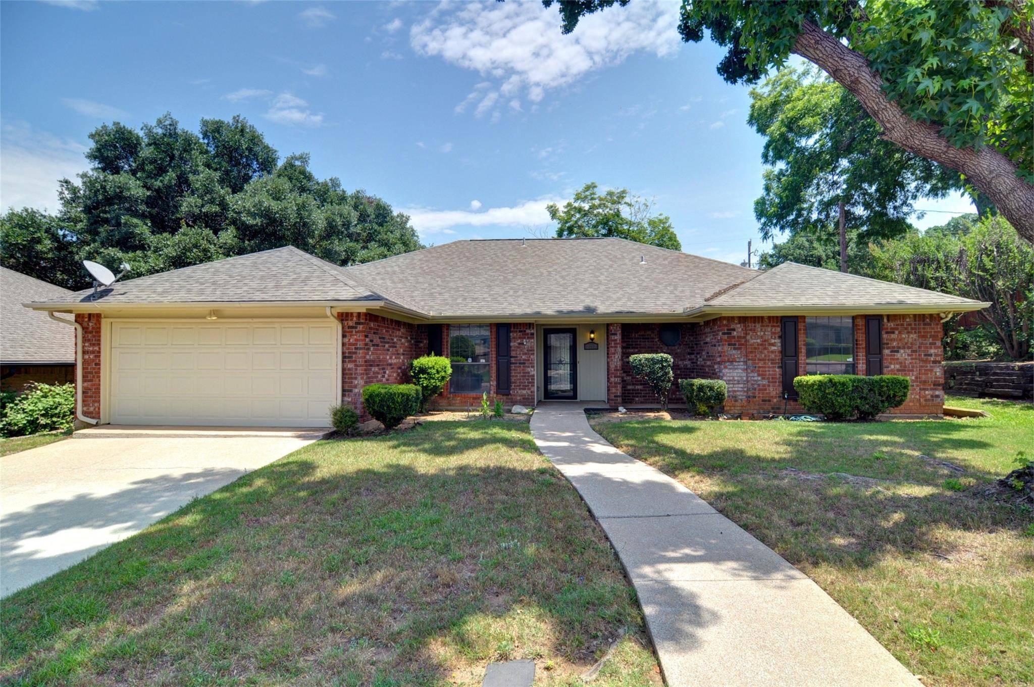 Arlington, TX 76012,2717 Margaret Drive