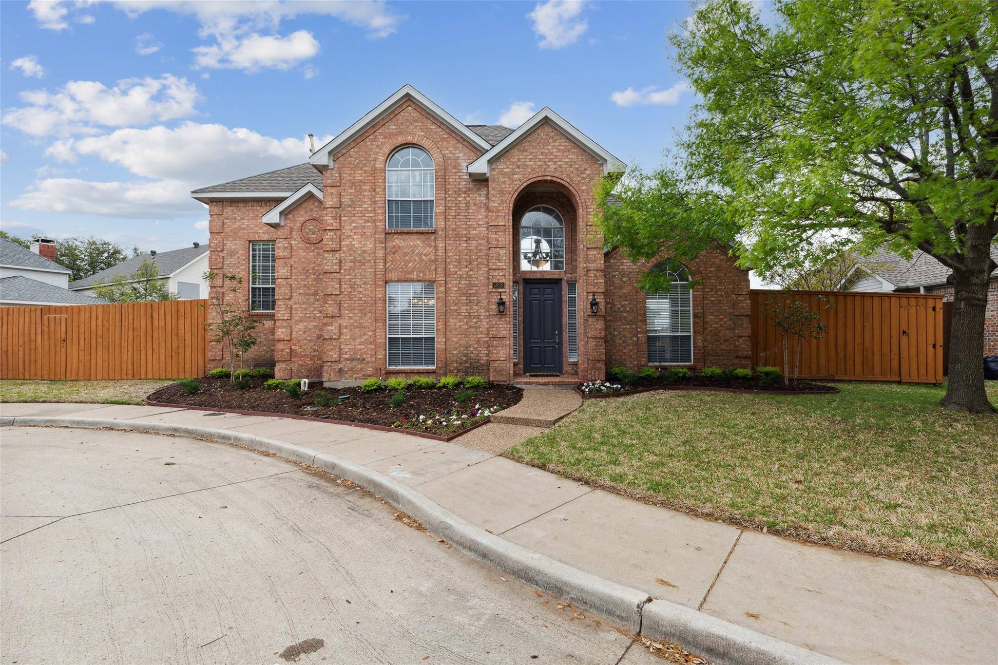 Dallas, TX 75252,5828 Covehaven Drive