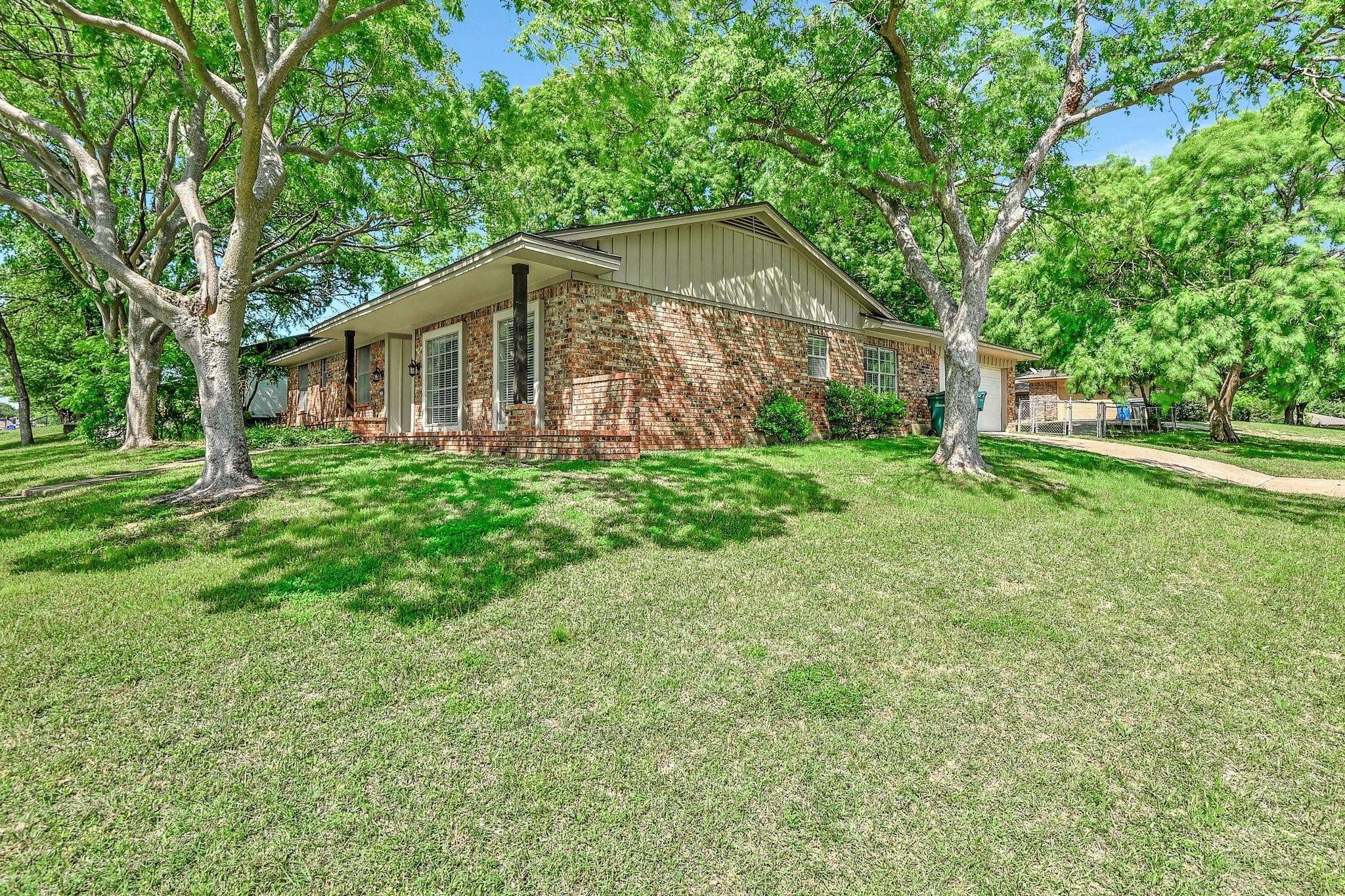 Sherman, TX 75092,2901 Mimosa Drive