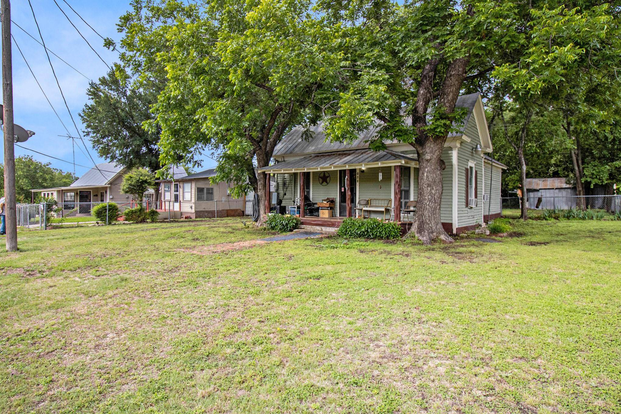 Walnut Springs, TX 76690,169 W 2nd Street