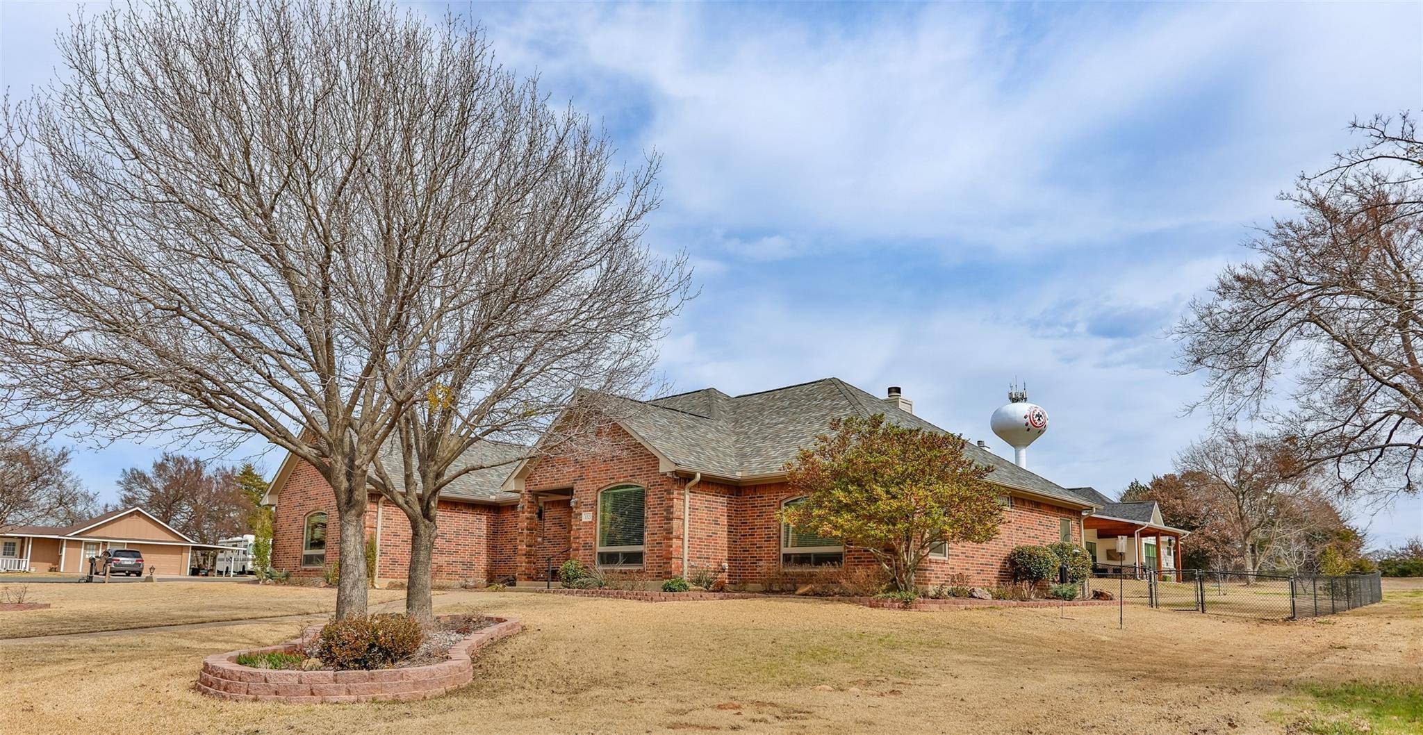 Lake Kiowa, TX 76240,1321 Kiowa Drive E