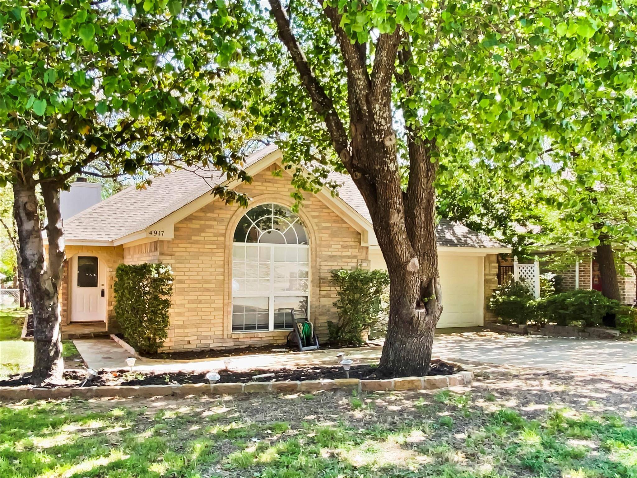 Arlington, TX 76017,4917 Canberra Lane