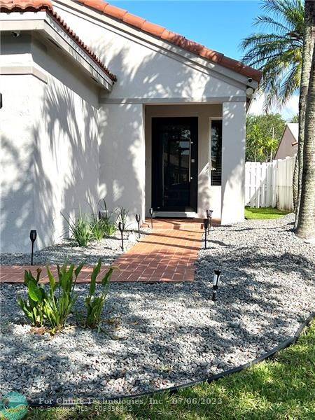 Weston, FL 33327,1516 Mira Vista Circle