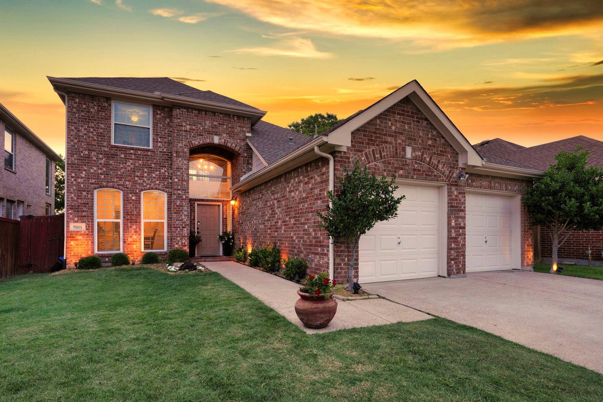 Rowlett, TX 75089,9801 Links Fairway Drive