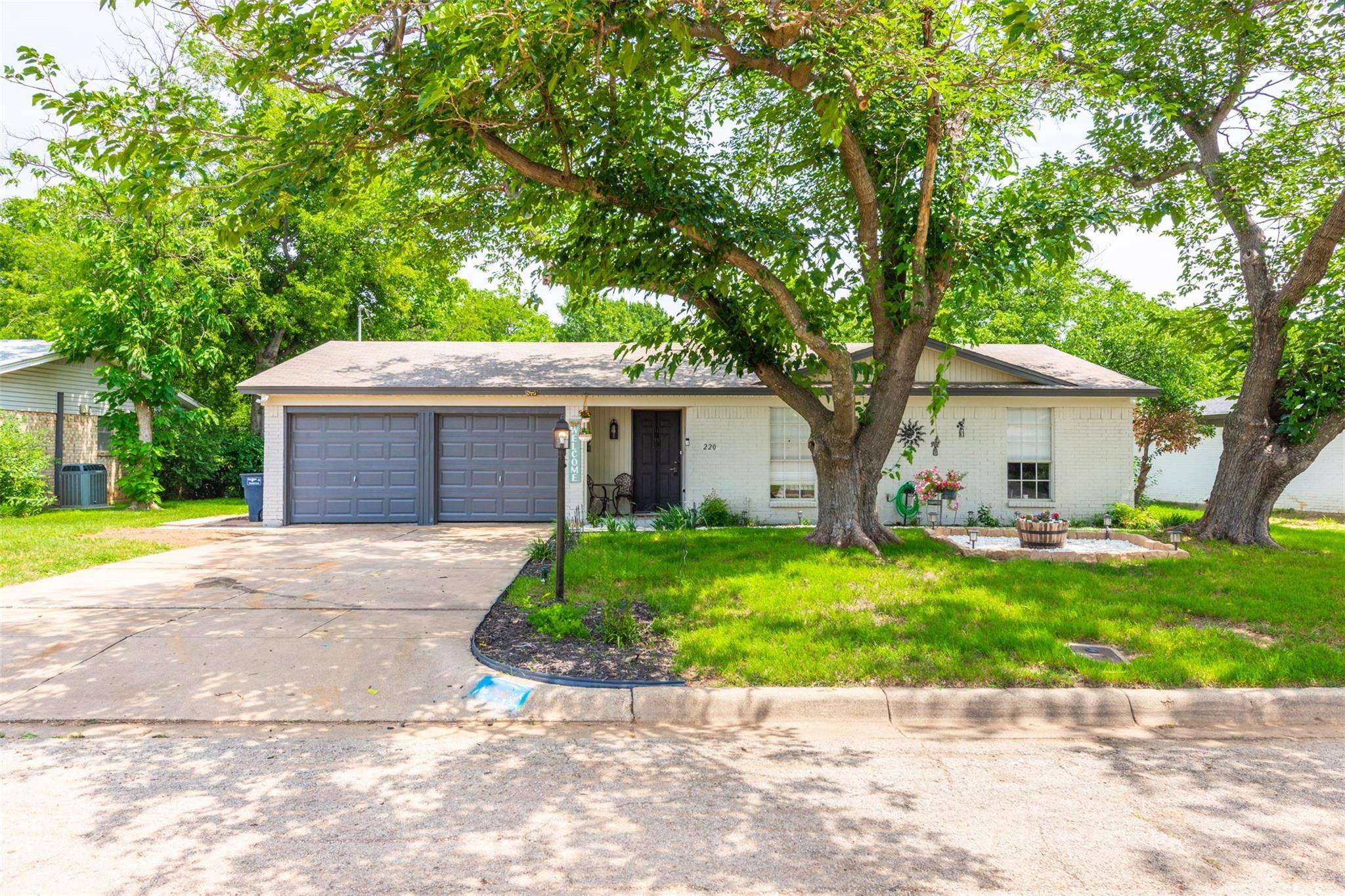 Fort Worth, TX 76134,220 Berkshire Lane