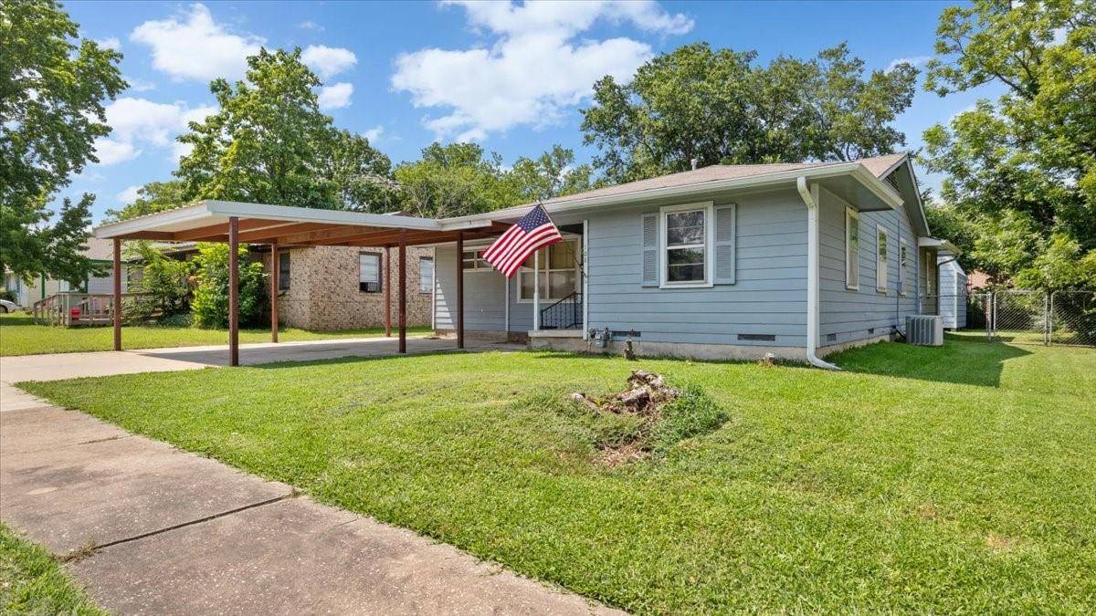 Bonham, TX 75418,108 Leslie Street