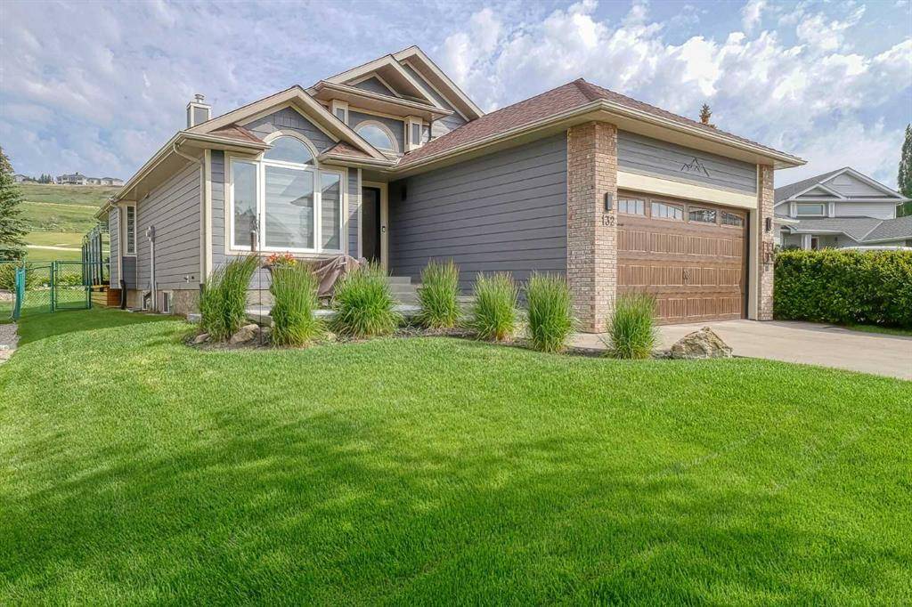 Cochrane, AB T4C 1N6,132 Gleneagles Close