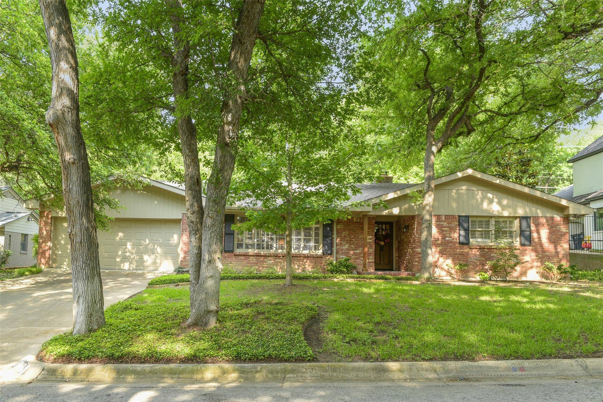 Fort Worth, TX 76109,3229 Preston Hollow Road