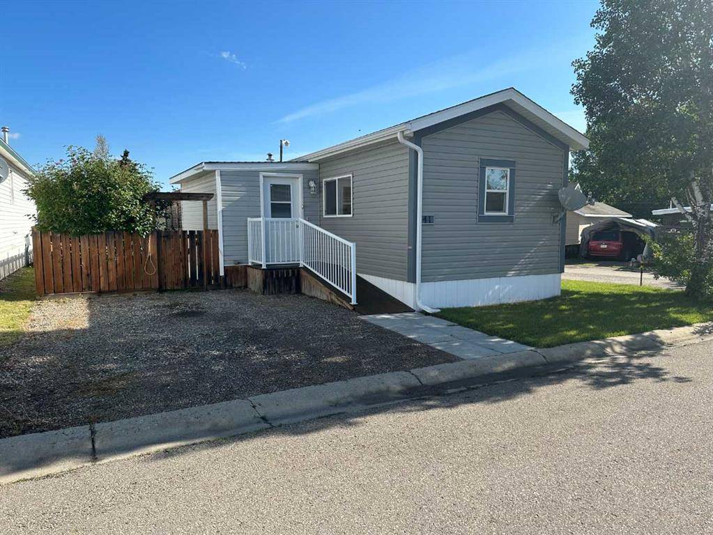 Didsbury, AB T0M 0W0,1190 15 AVE #41