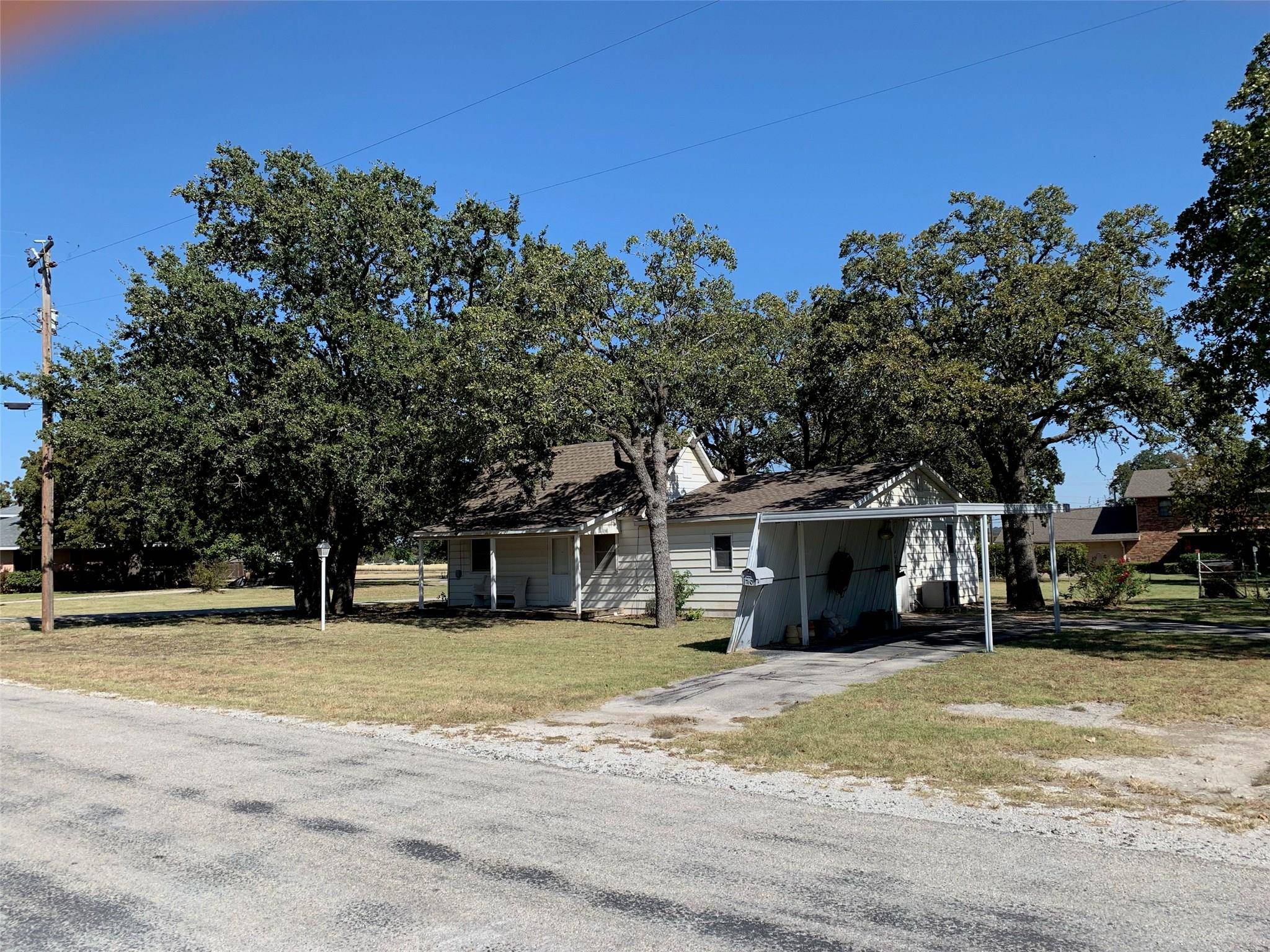 Montague, TX 76251,301 Grand