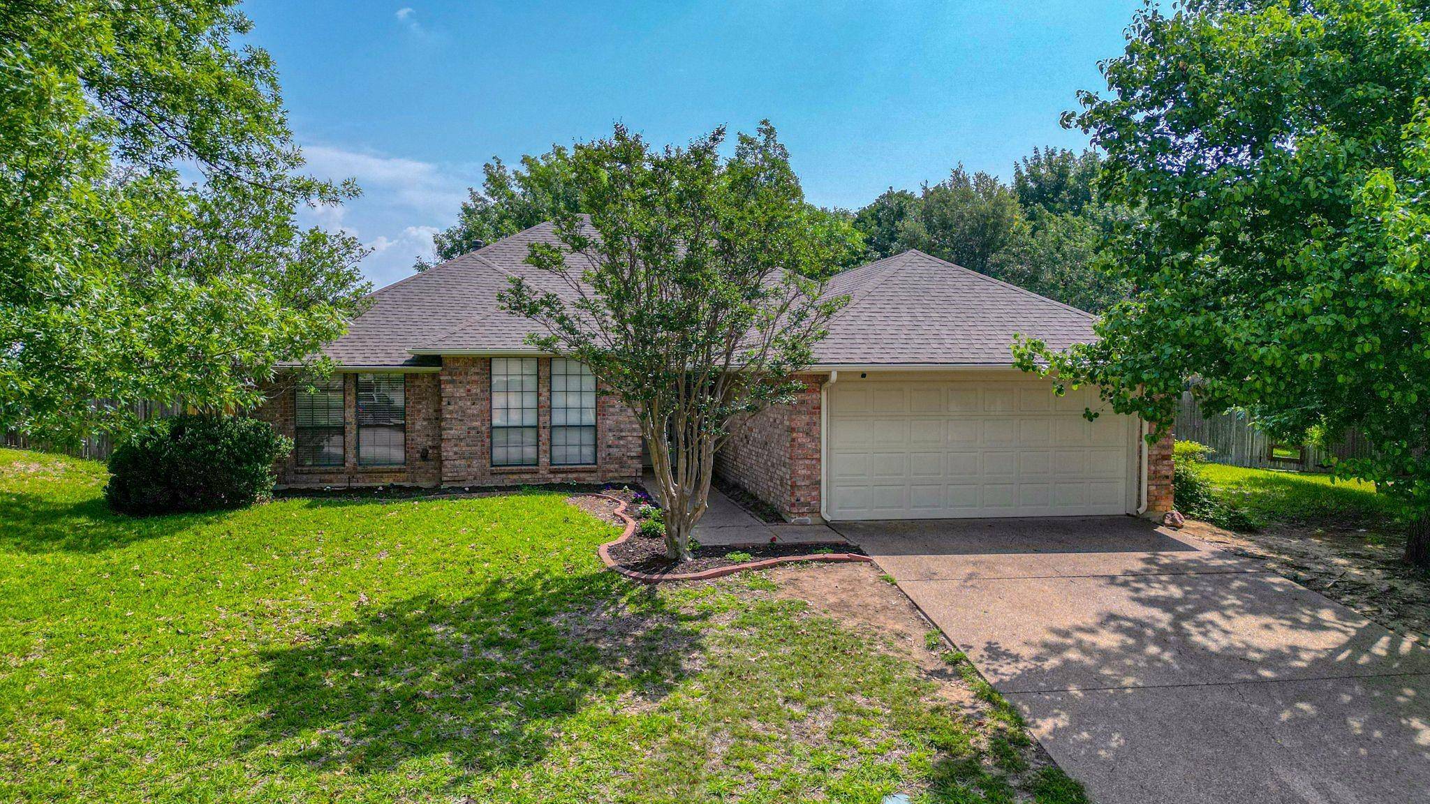 Benbrook, TX 76126,10194 Meadowcrest Drive