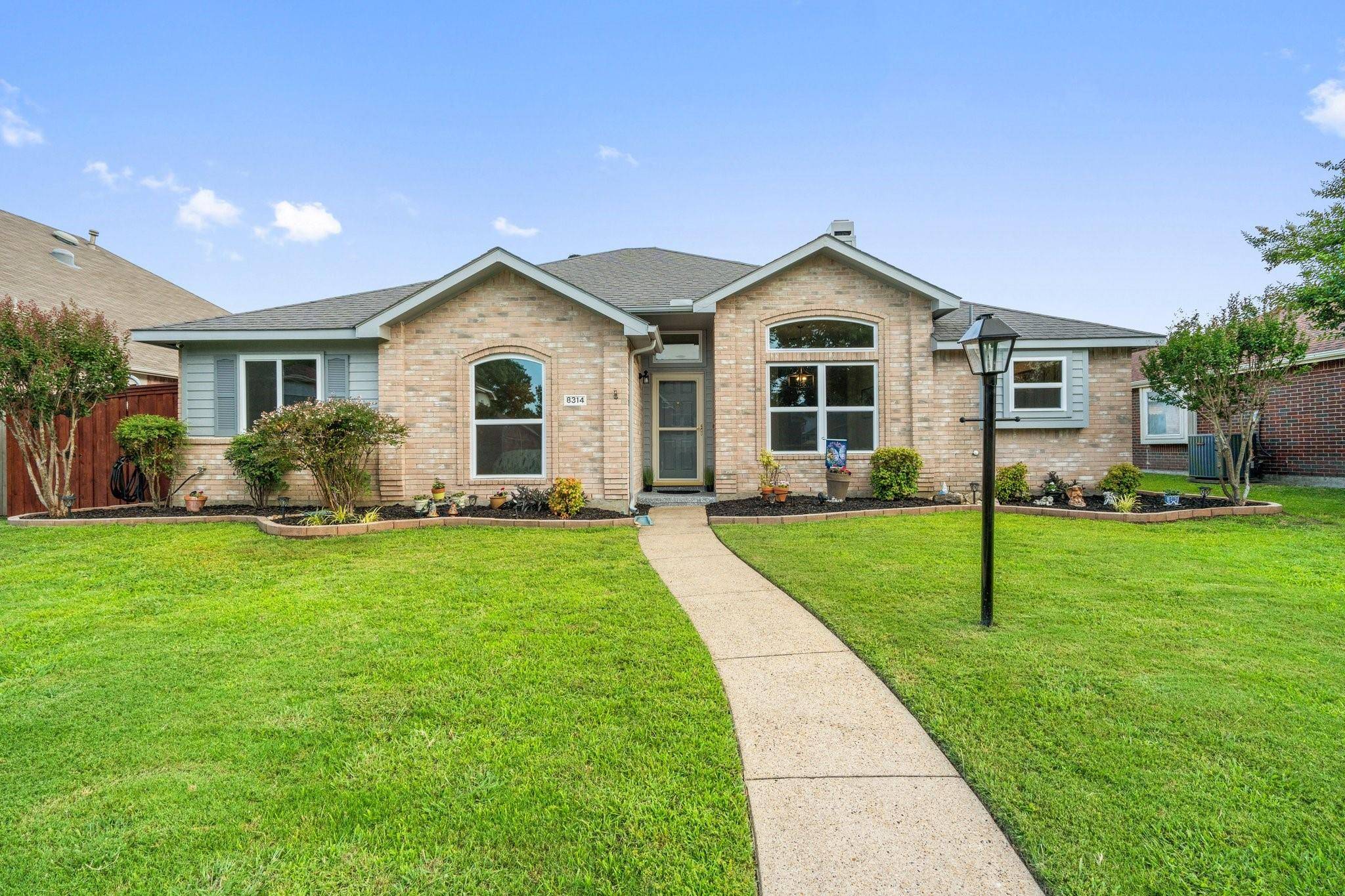 Rowlett, TX 75088,8314 Meadowview Street