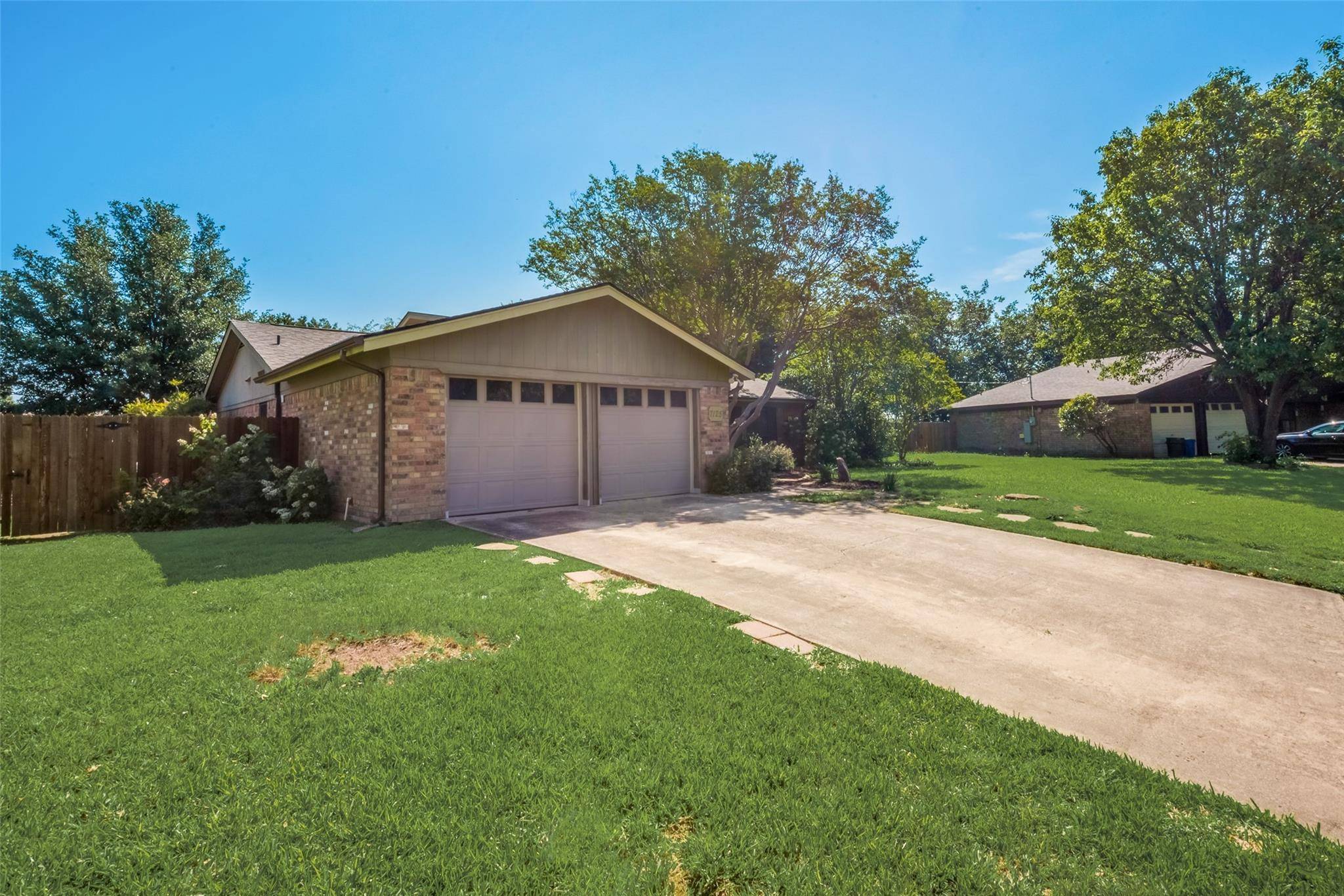 North Richland Hills, TX 76180,7125 Meadow Park N