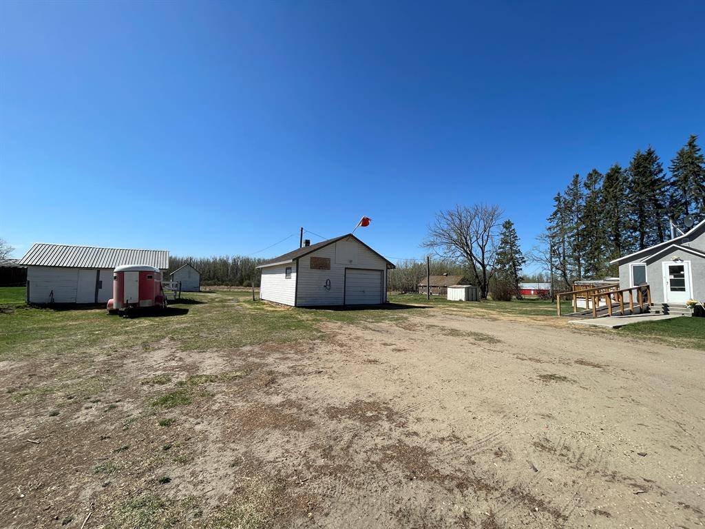 Rural Ponoka County, AB T4J 1R4,273045 Township Road 432